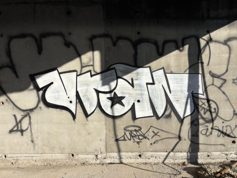 Vran black white