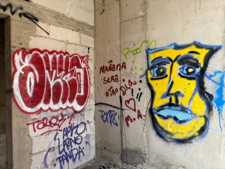Amko throwie