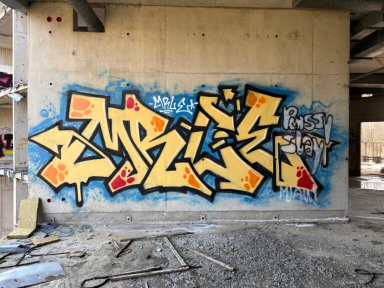 Mrle yellow