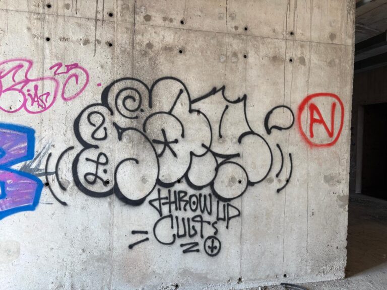 Sar throwie