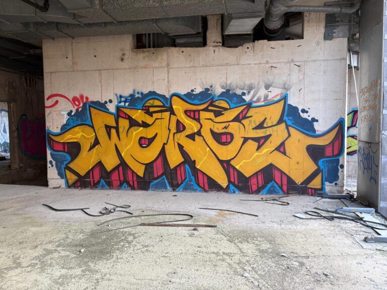 Woros old gold