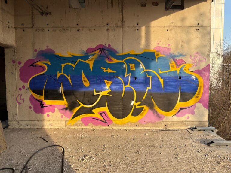 Woros blue