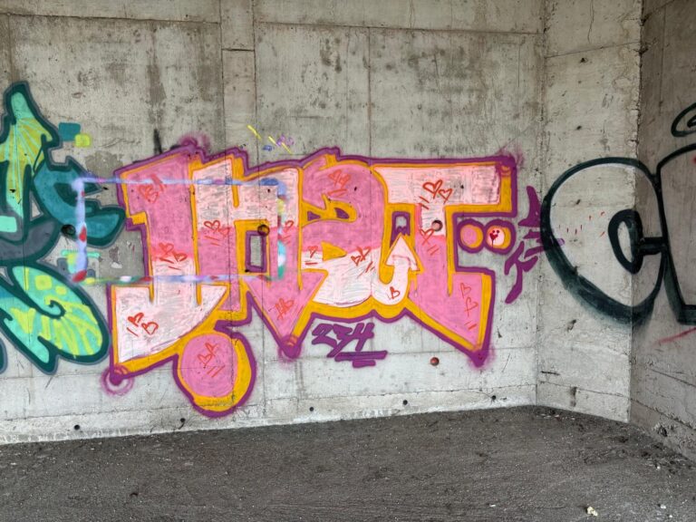 Inat pink
