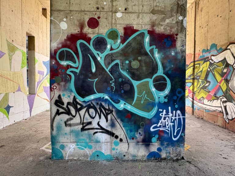 Atek throwie