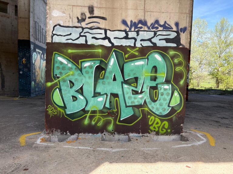 Blaze green