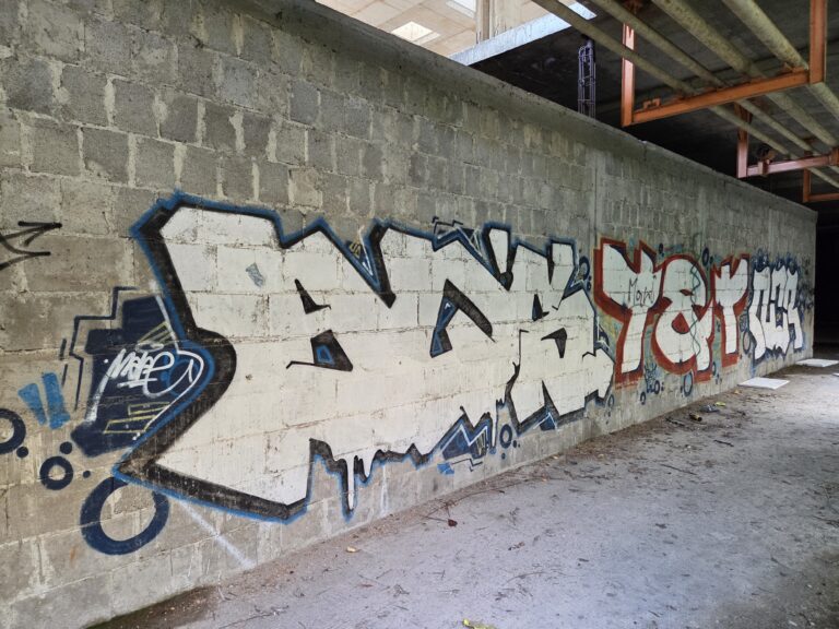 AQ's crew
