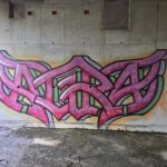 Aura pink graffiti