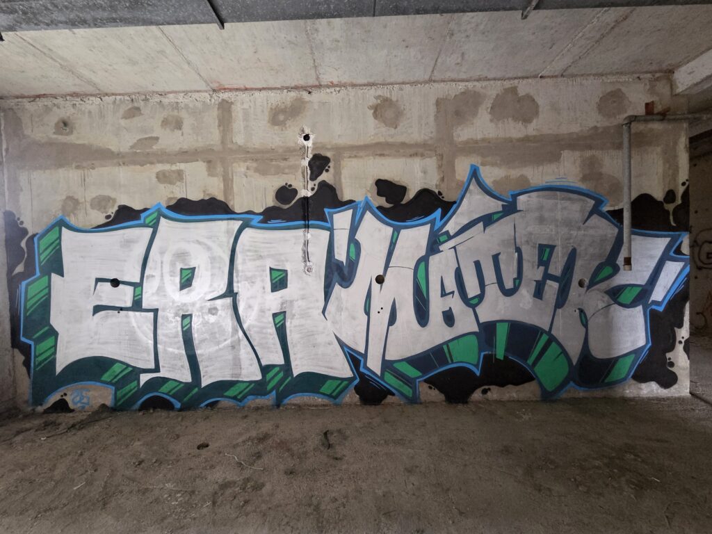 Era Matek silver graffiti