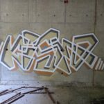 Kismo beige graffiti
