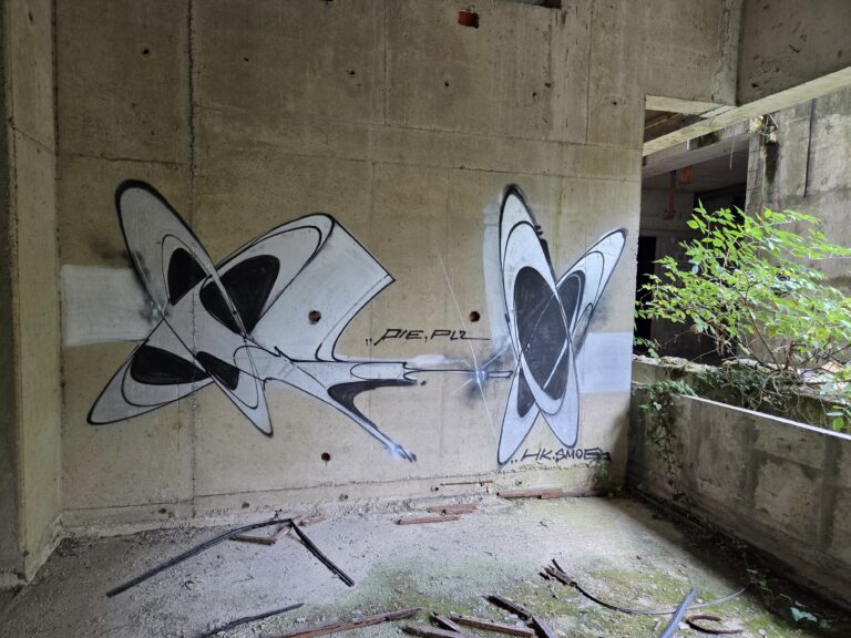 Omuse abstract graffiti