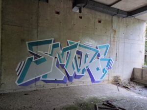 Smoki graffiti shades of grey