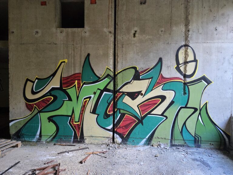 Smoki graffiti turquoise red