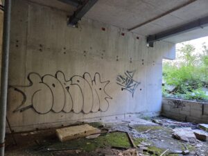Sorow t-up graffiti