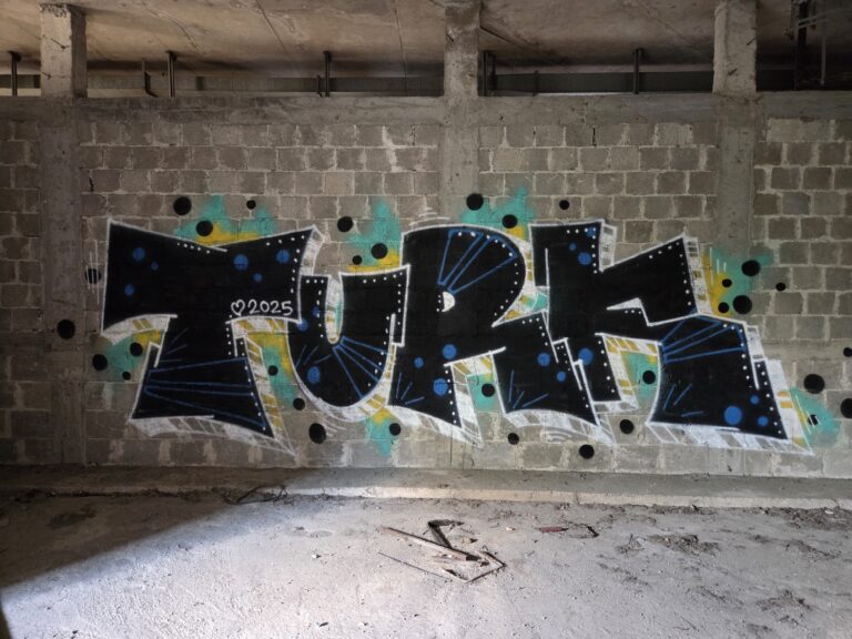 Turk graffiti invert